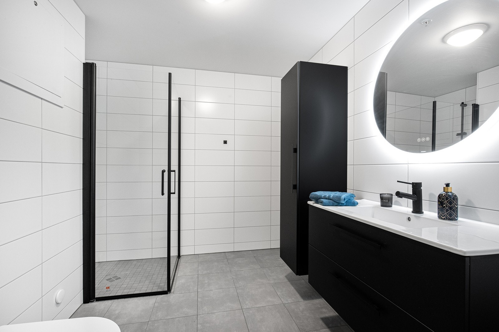 Flott flislagt bad. Galleribilde