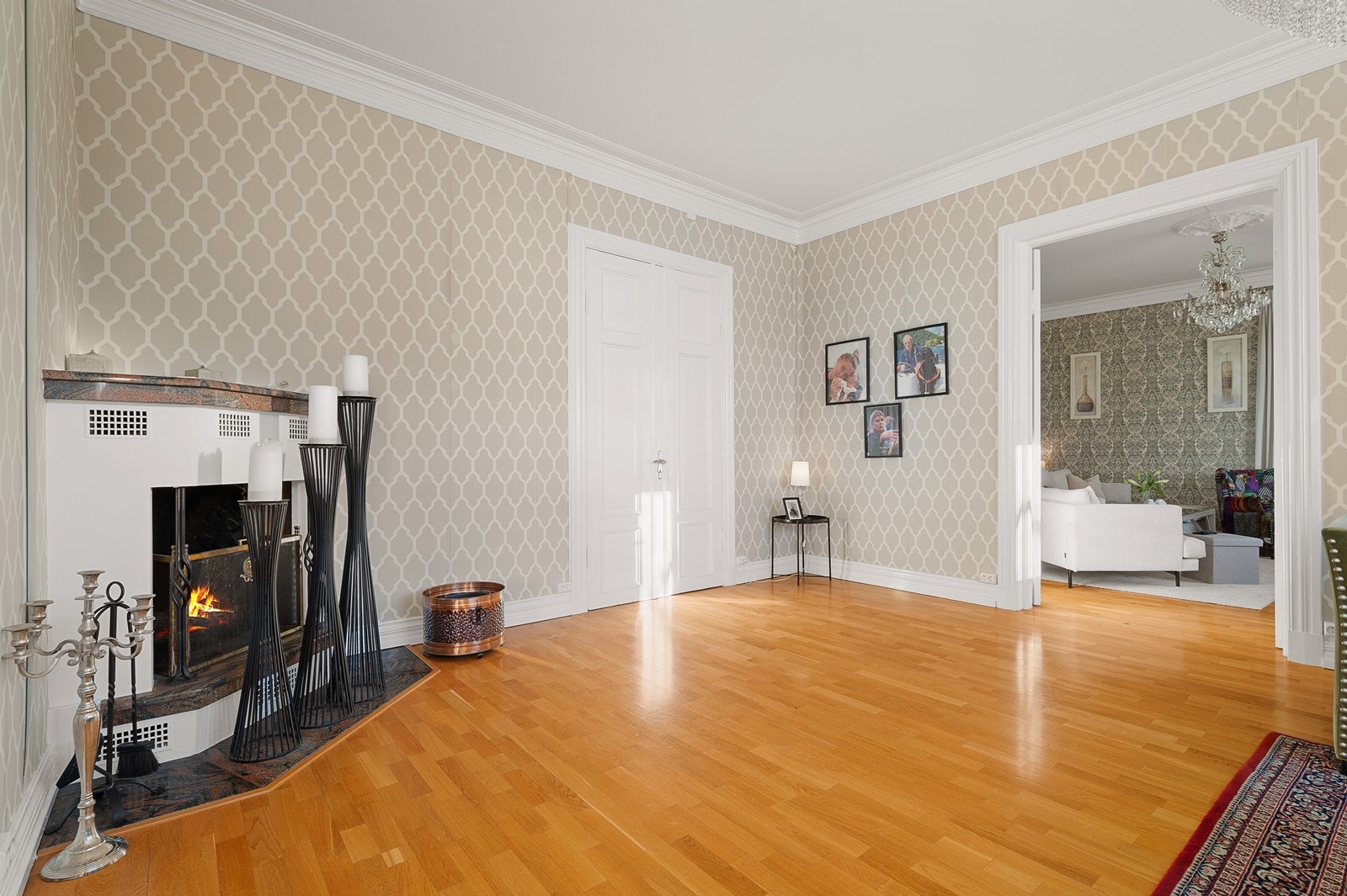 Deilig med åpen peis når kulda står på Galleribilde