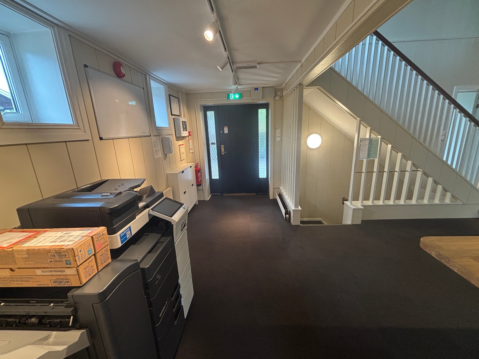 Fra hall, inngang Galleribilde