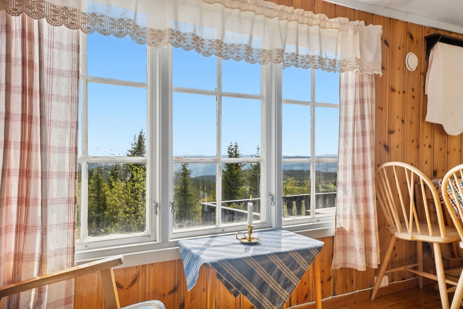 Her kan man sitte og nyte god utsikt. Galleribilde