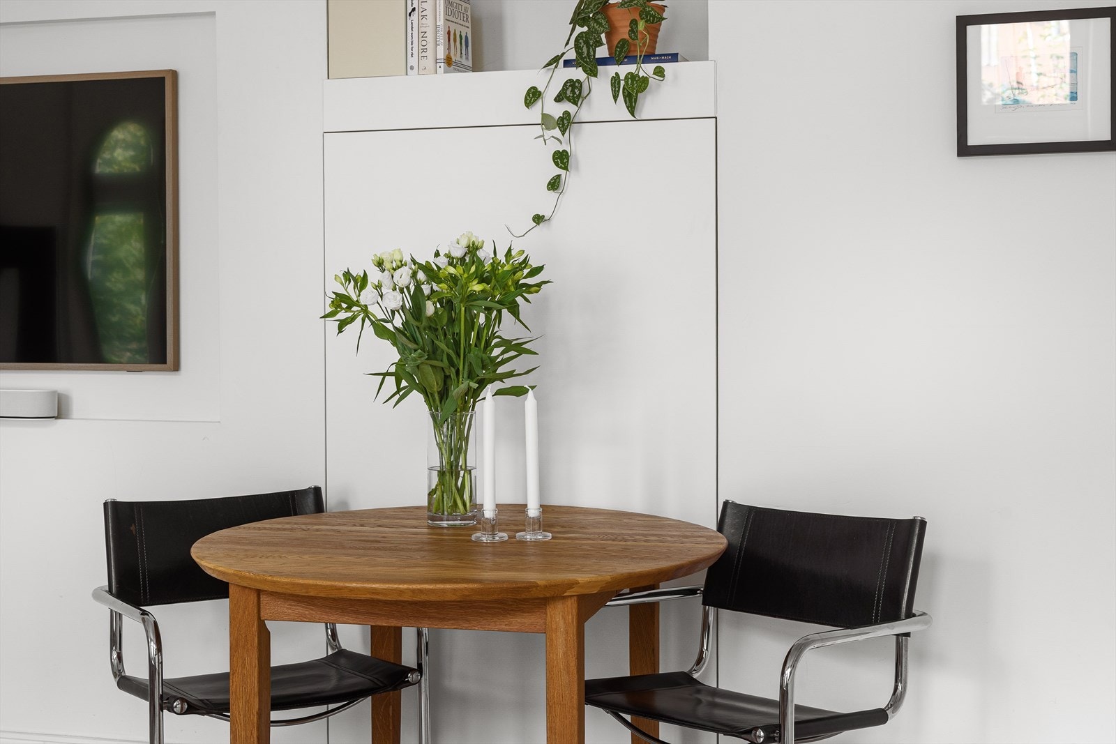 Her kan det nytes et hyggelig måltid med venner og familie. Galleribilde