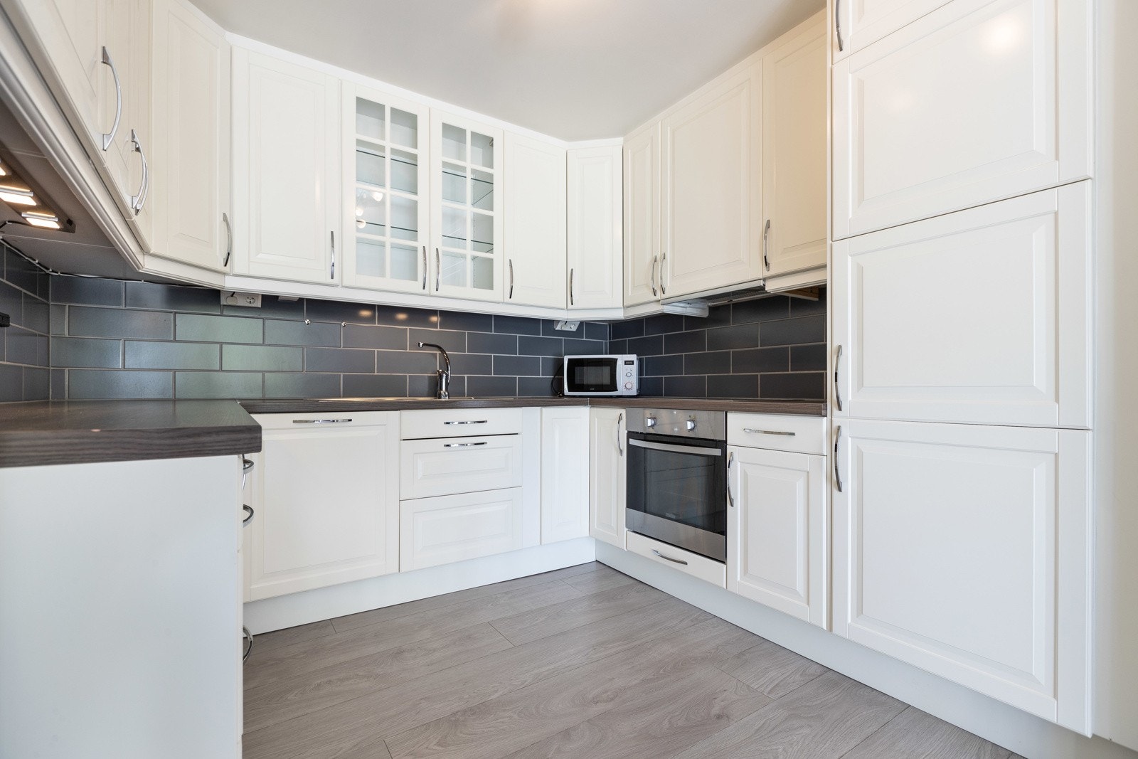 Kjøkken der kvitevarer følgjer med i salet Galleribilde