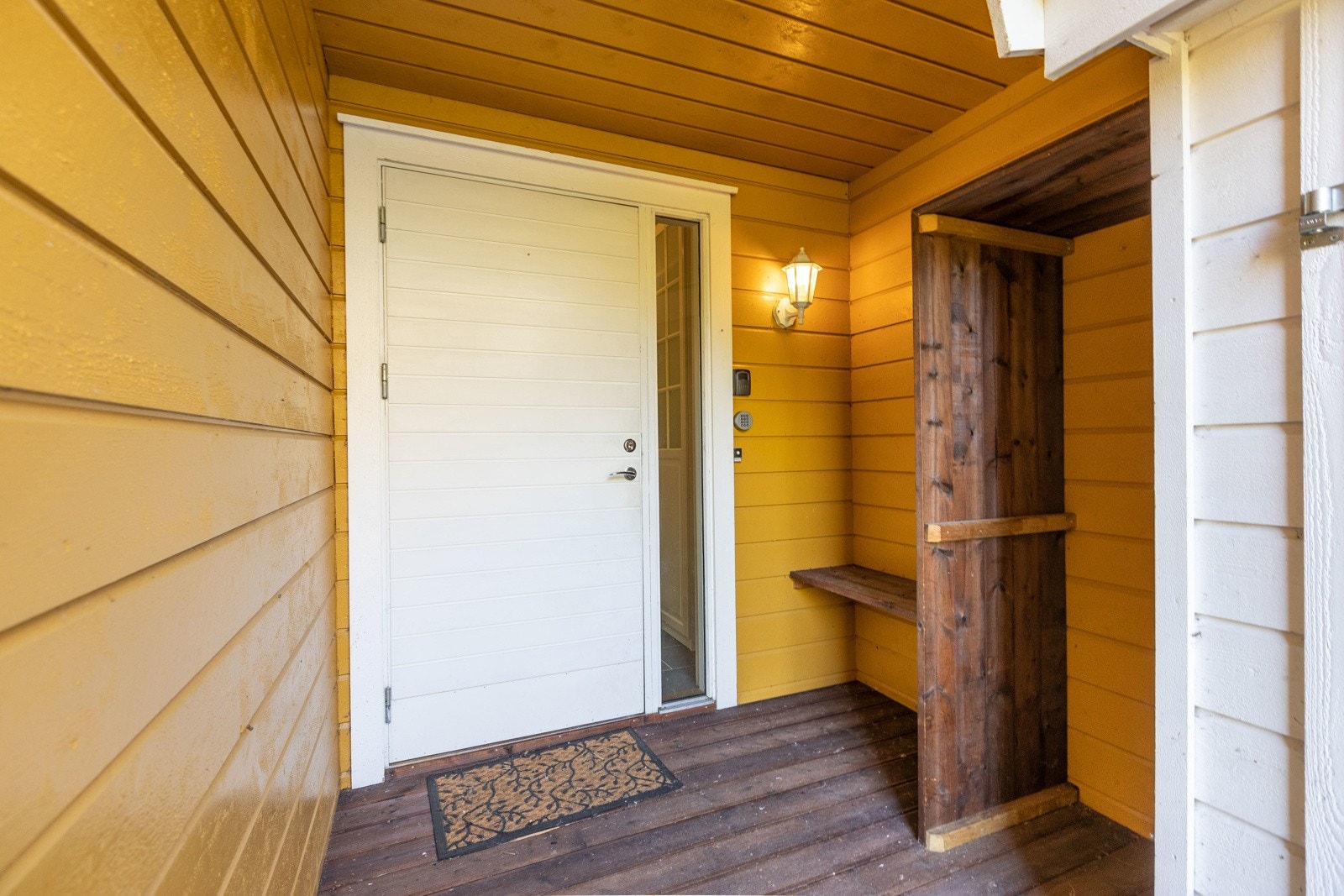 Overbygd inngangsparti og tilkomst til bod Galleribilde