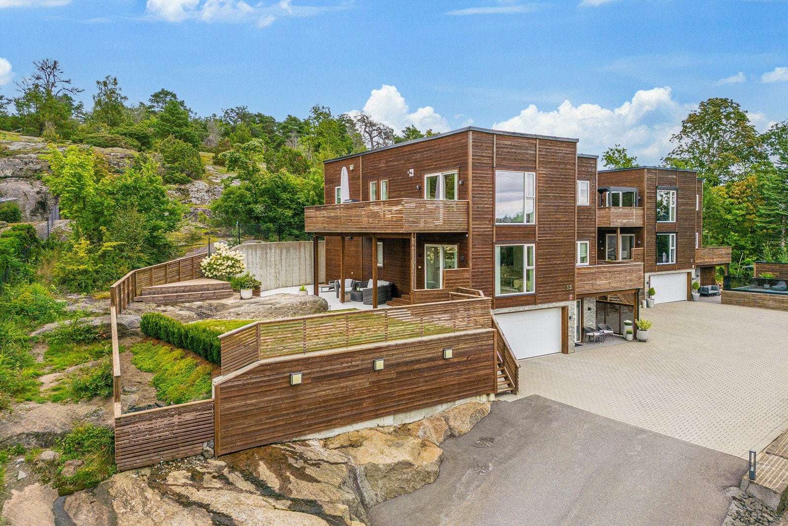 Her kan en trygt slippe barna ut for å leke uten bekymringer. Galleribilde