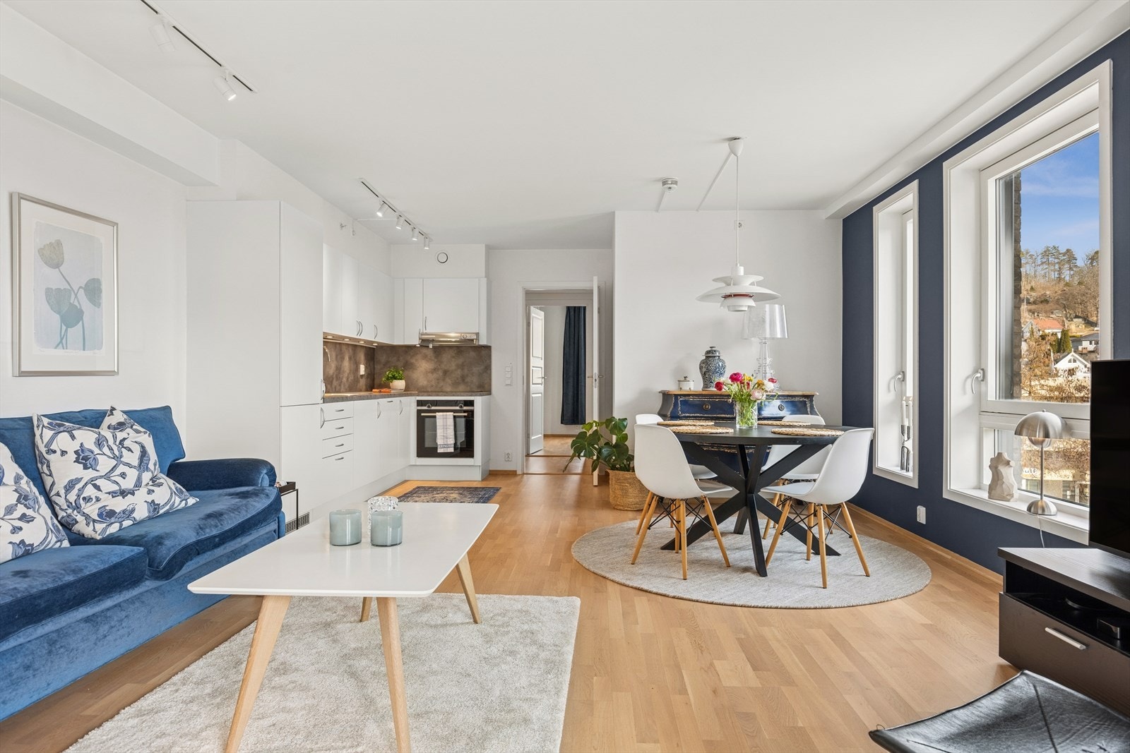 Åpen stue-/kjøkkenløsning. Galleribilde