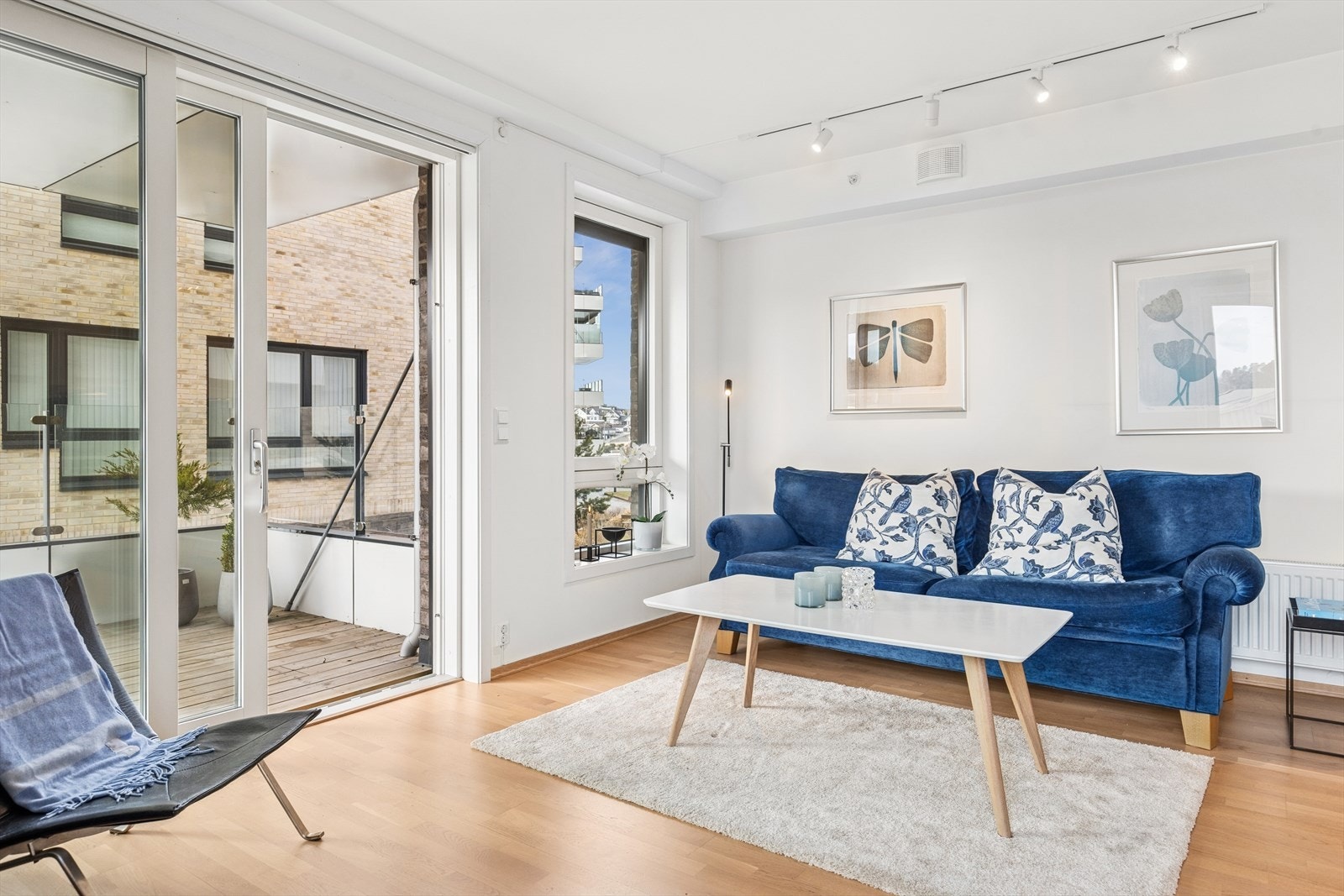 Utgang til balkong fra skyvedør. Galleribilde