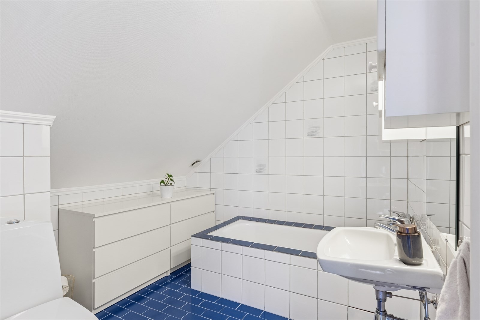 Bad 2. etasje. Galleribilde