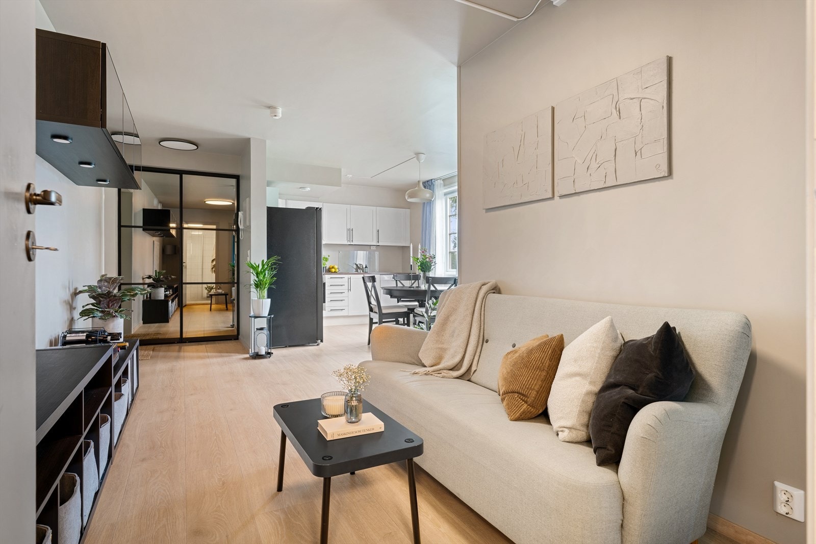 Det medfølger stor bod på ca. 9kvm i felles kjellerareal. Galleribilde