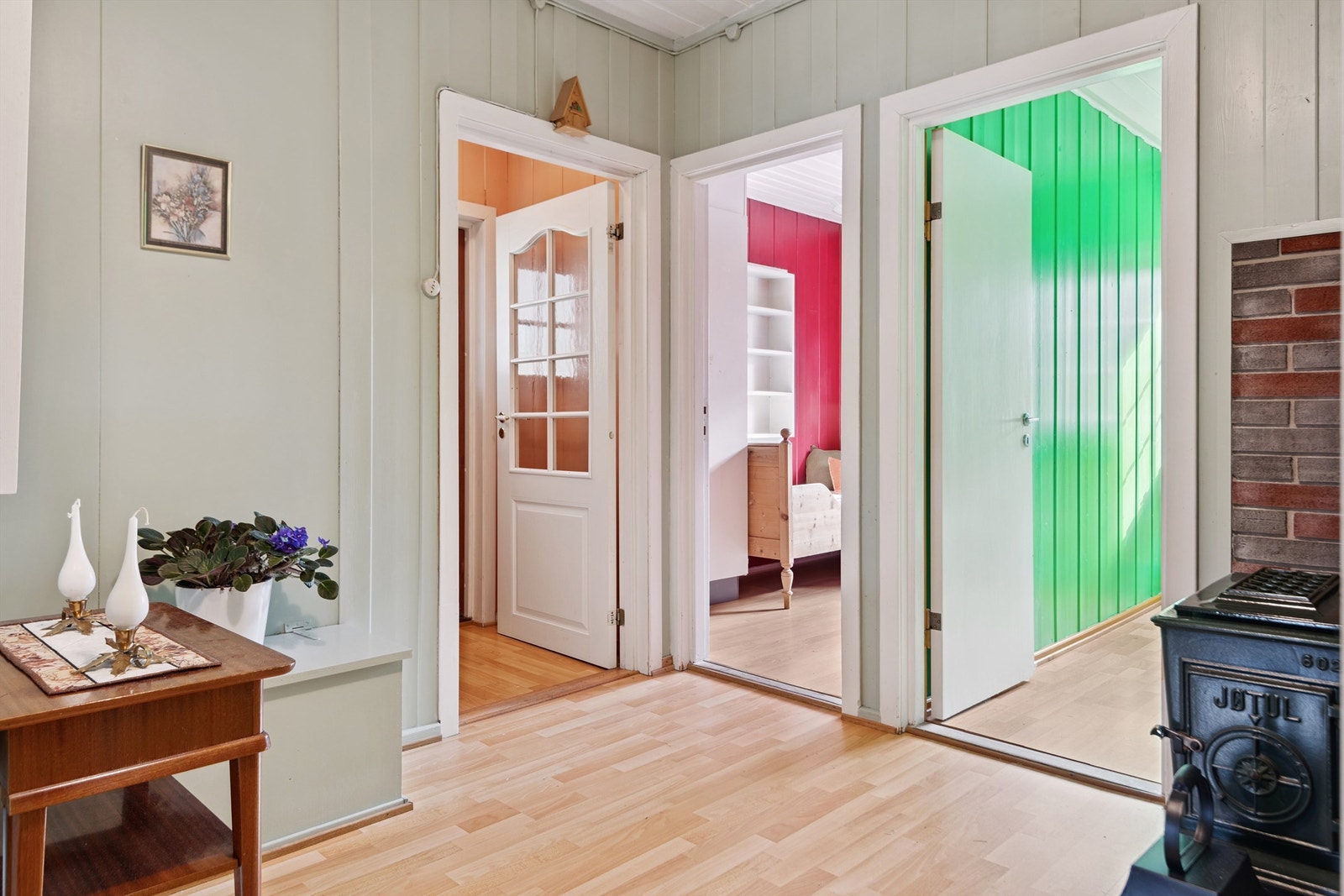 Fra gangen er det videre adkomst til resten av boligen. Galleribilde