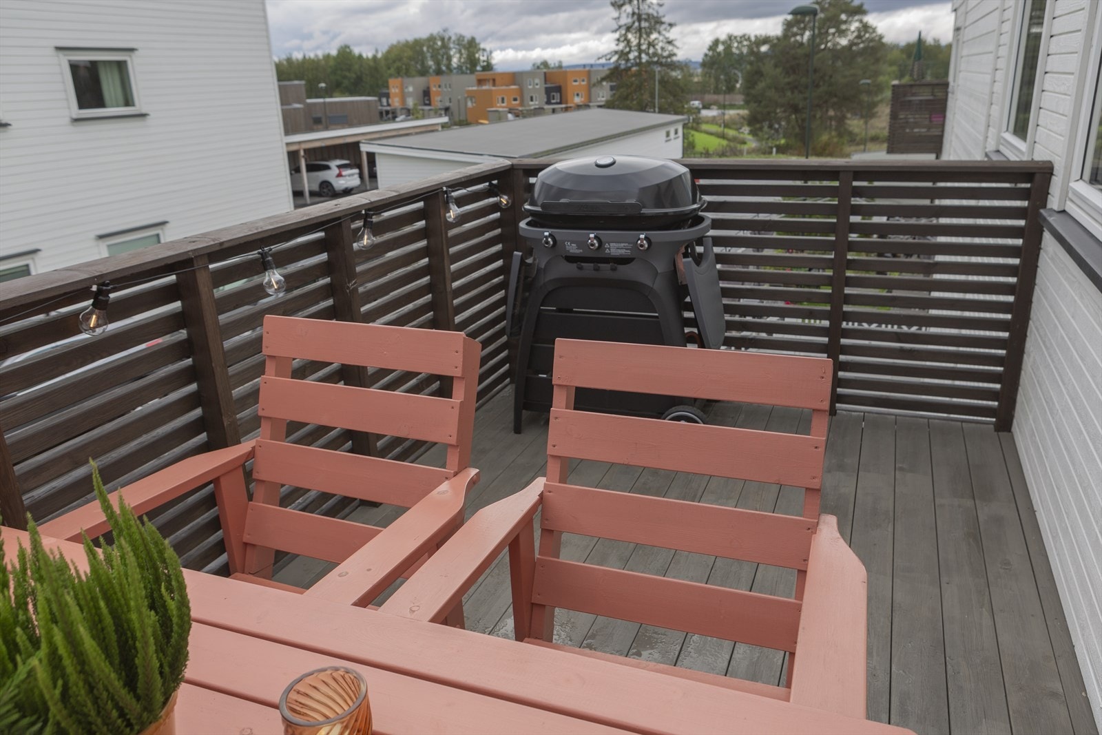 Det er god plass til utemøbler grill og annet ønskelig. Galleribilde