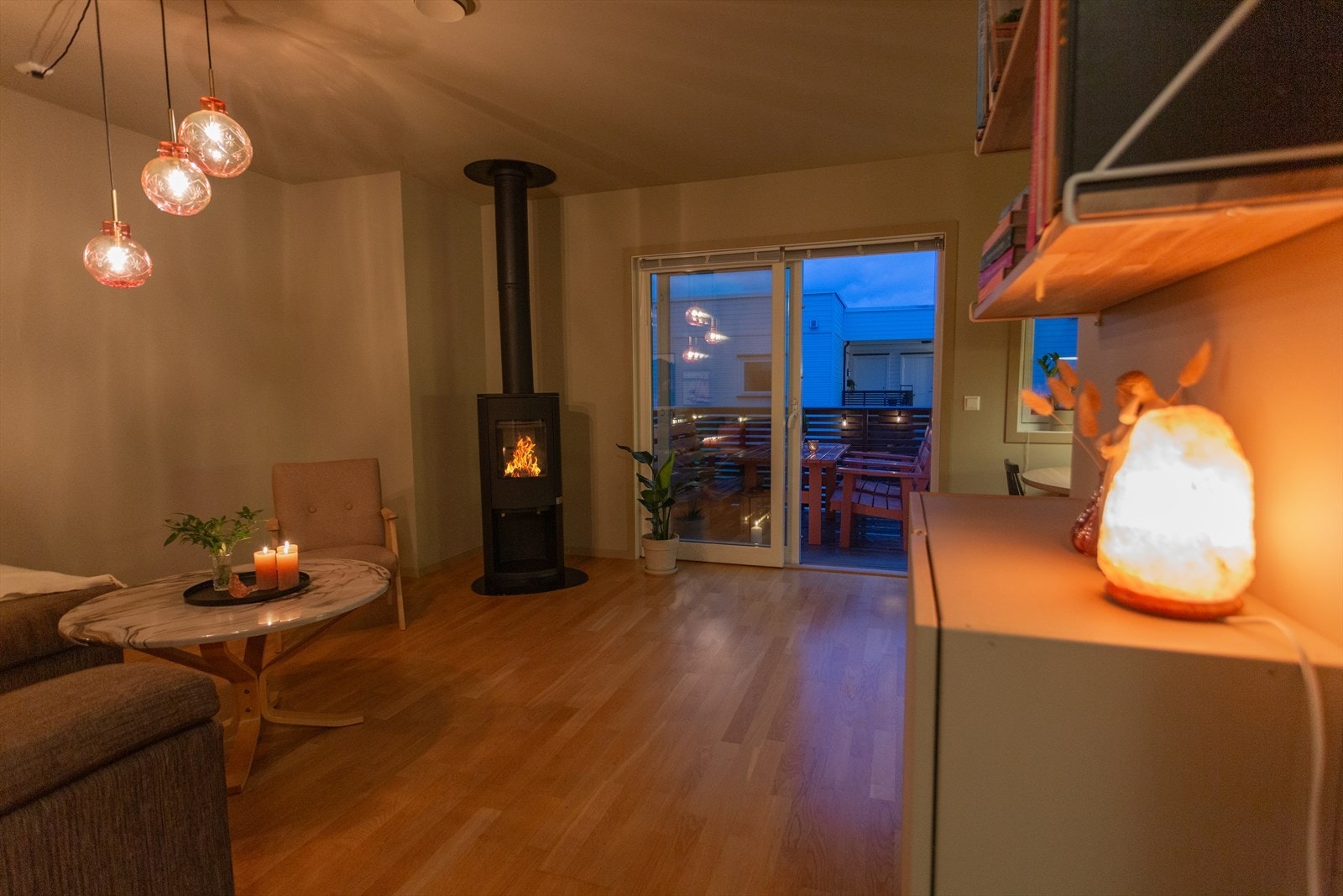 Fra stua er det utgang til en av de to balkongene. Galleribilde