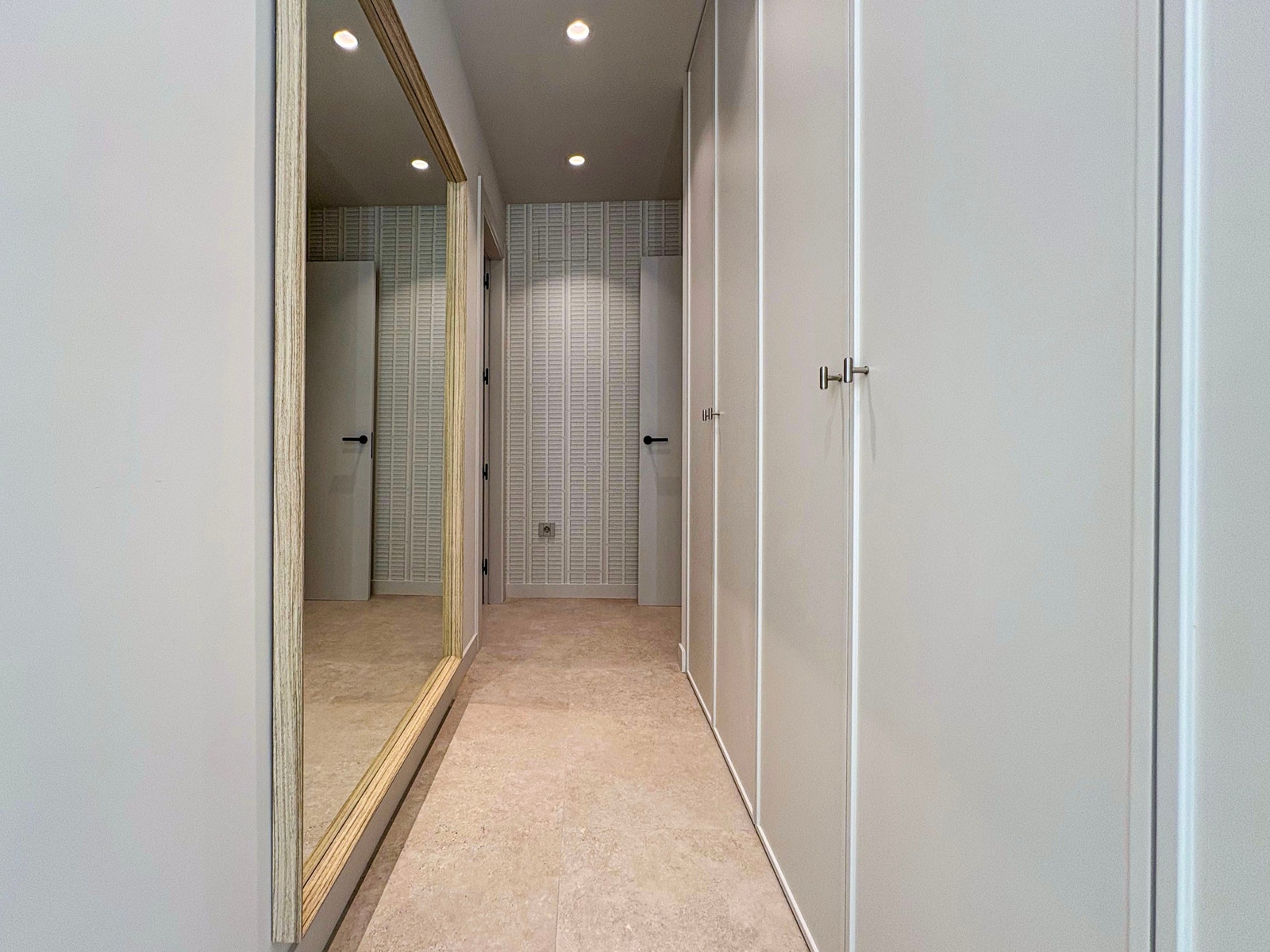 Garderobe Galleribilde