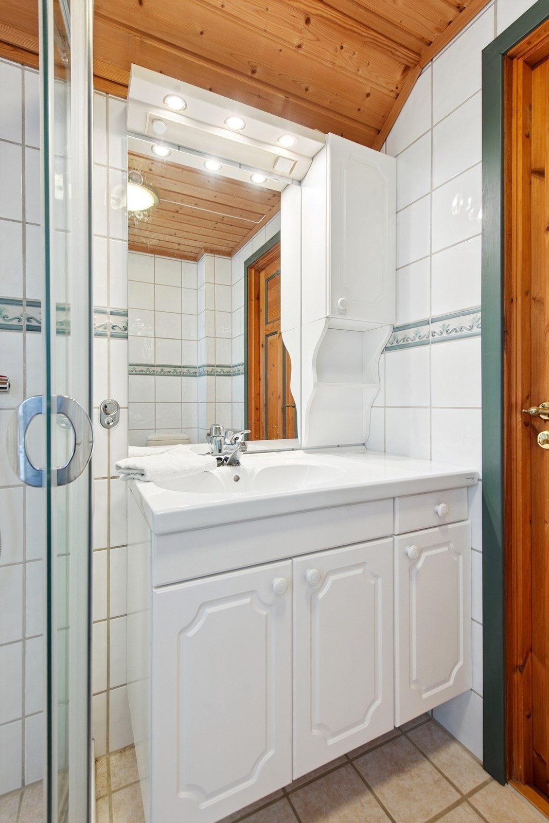 Her er det elektriske varmekabler i gulvet for økt komfort. Galleribilde