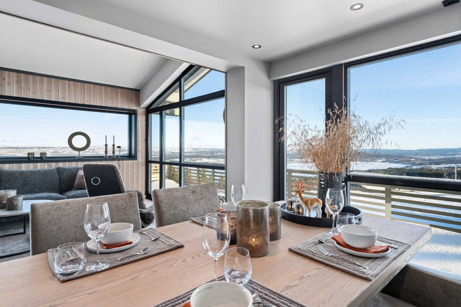 Det er høyt under taket som skaper en god romfølelse. Galleribilde