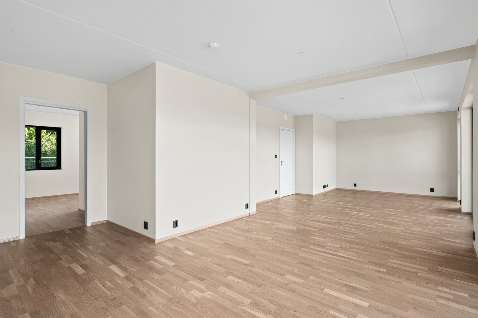 Inngangen til hovedsoverommet ser man til venstre i bildet. Galleribilde