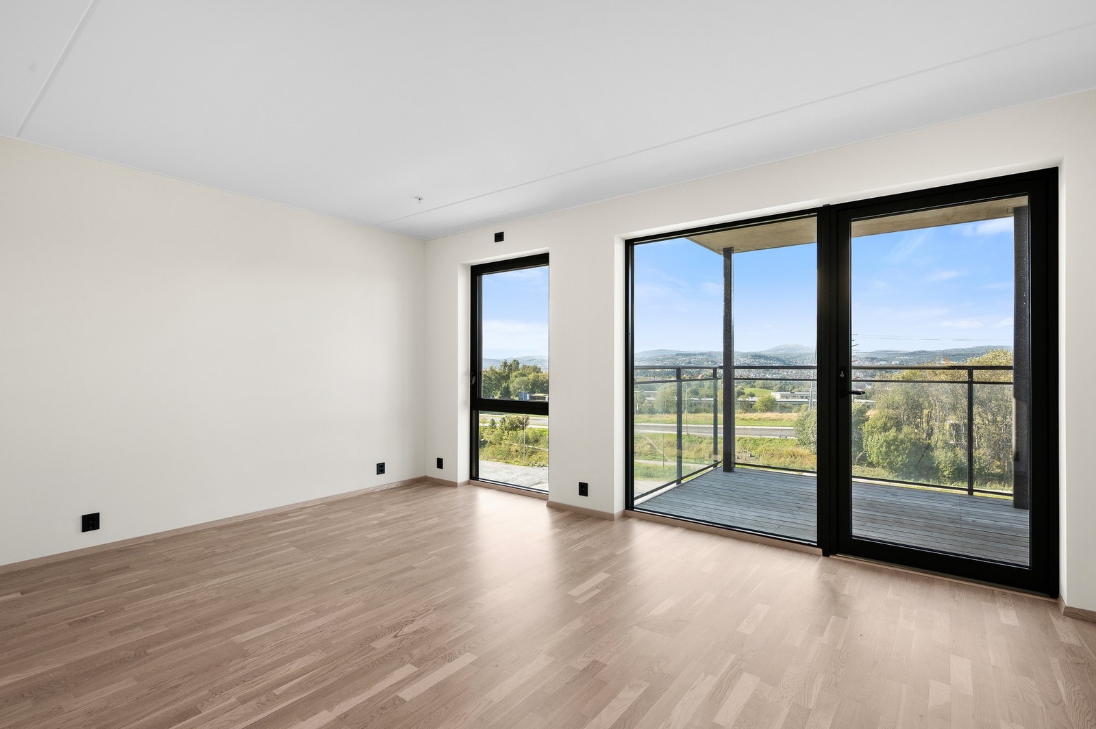 Fra stua er det utgang til en romslig balkong på ca 18,5 kvm. Galleribilde