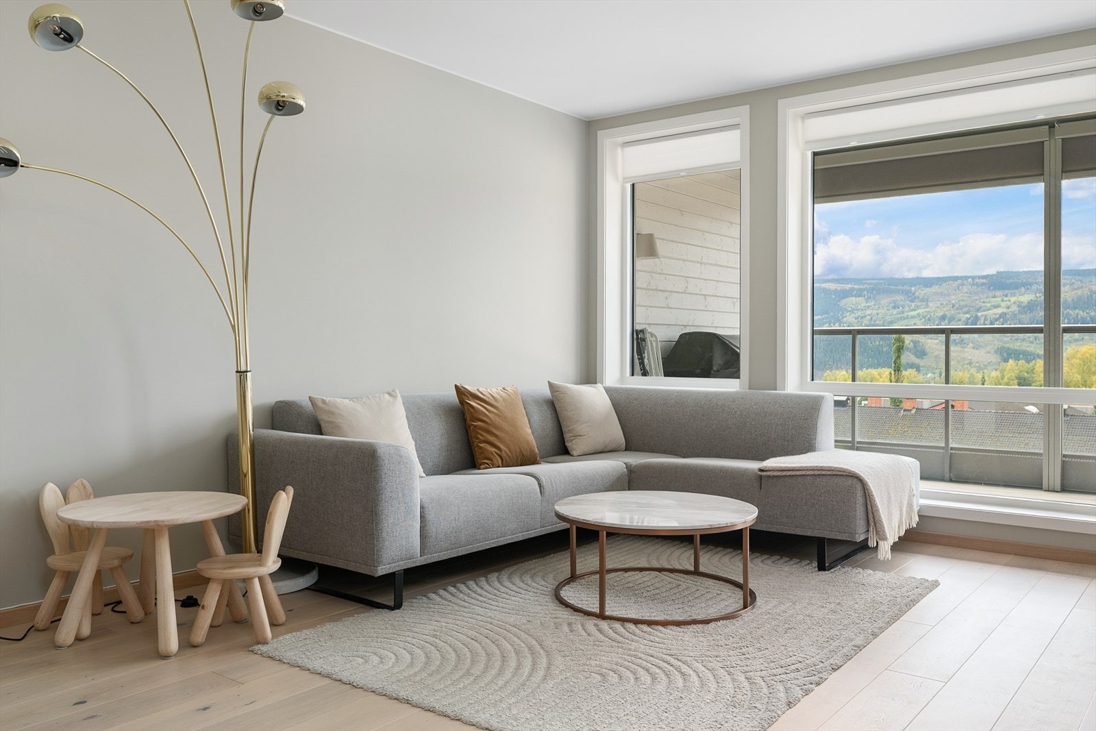 Det er god plass for større sittegruppe Galleribilde