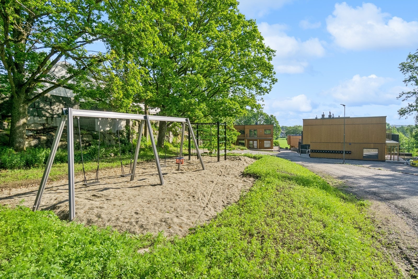 Prosjektets hjemmesider kan ses for planlagt utforming av utvendige arealer. Galleribilde