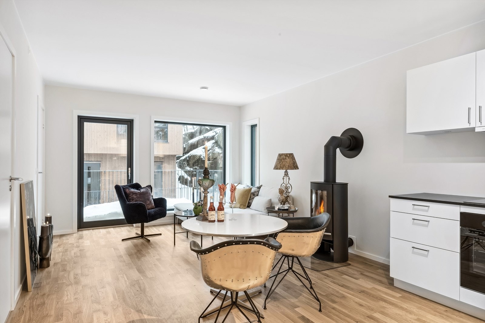 Åpen stue-/kjøkkenløsning. Galleribilde