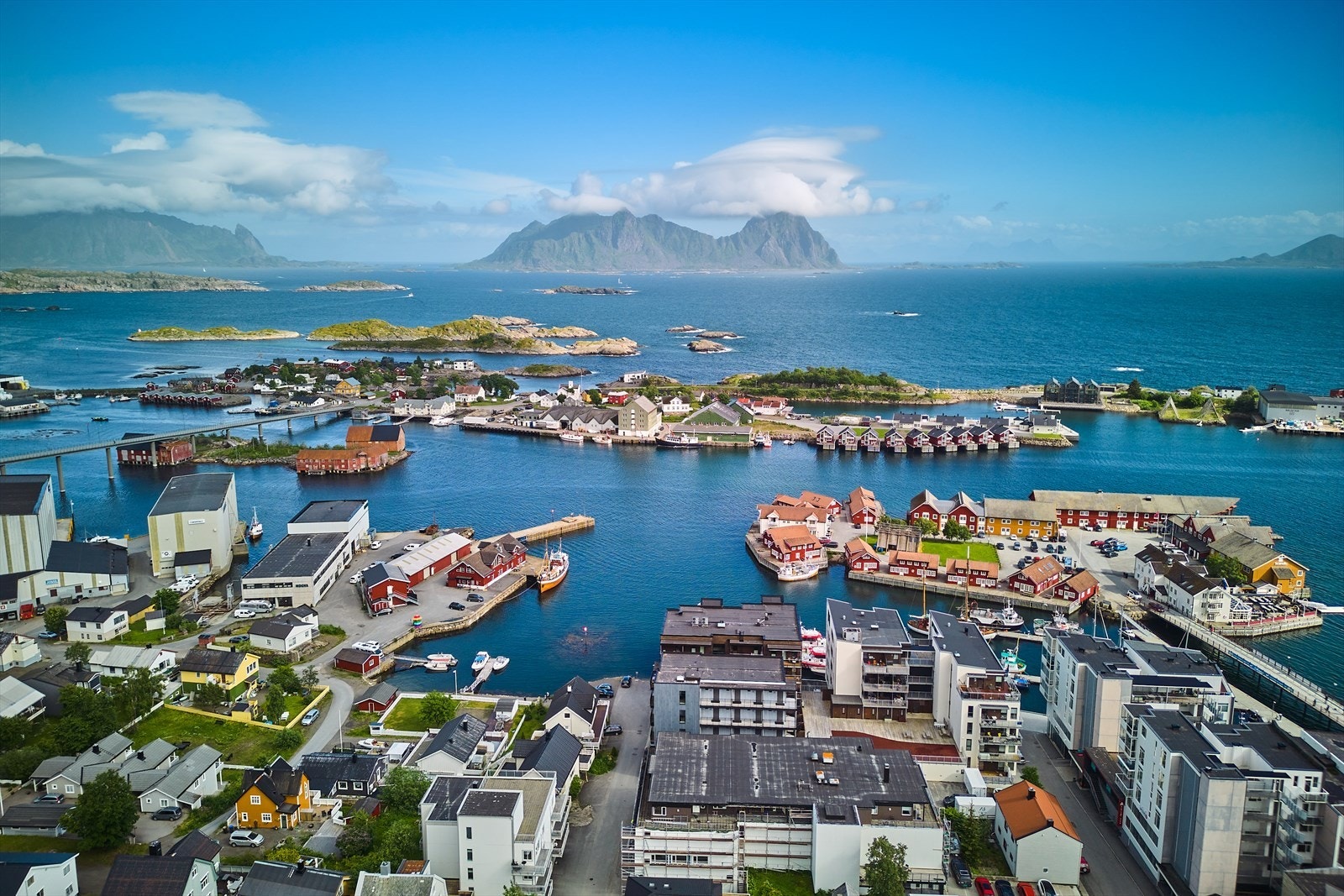 Svolvær - ta kontakt for visning i denne pene tre-roms leiligheten i sentrum. Galleribilde