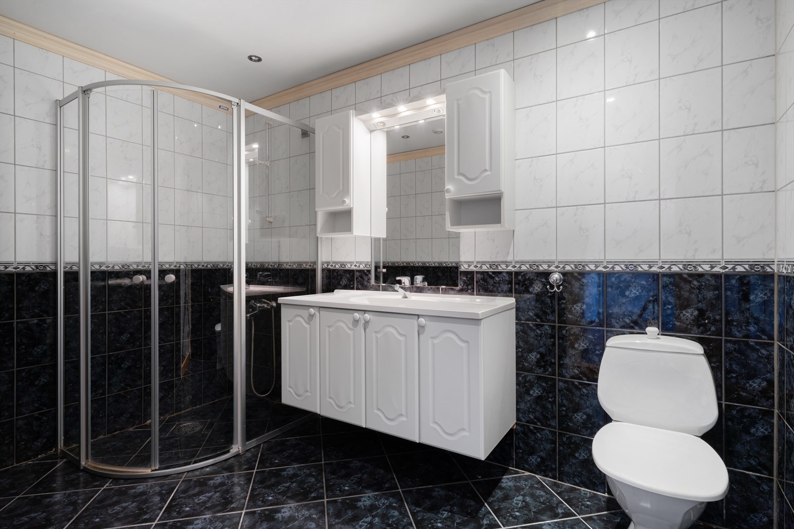 - Badet måler 2,6m² - Galleribilde