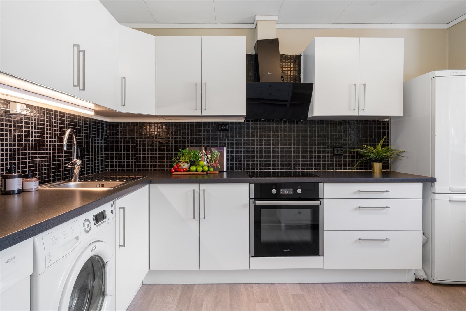 - Romslig, separat kjøkken på 8,5m² fra 2015- Galleribilde