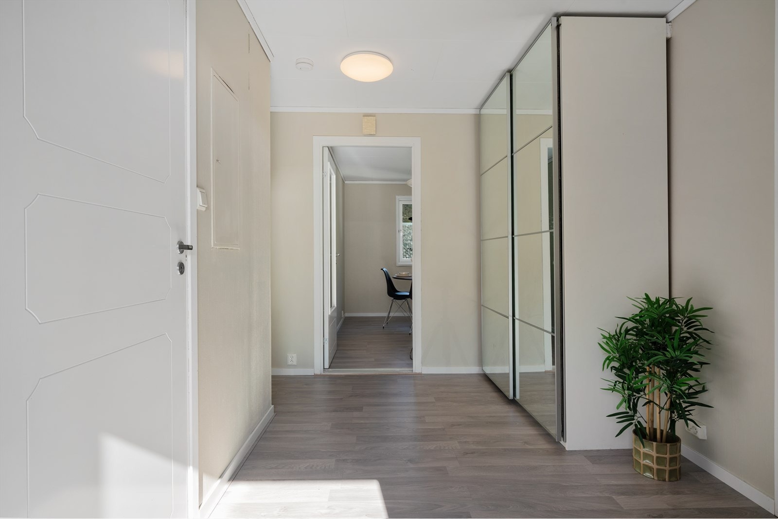 - Gangen måler hele 9,5m² og har svært gode oppbevaringsmuligheter - Galleribilde