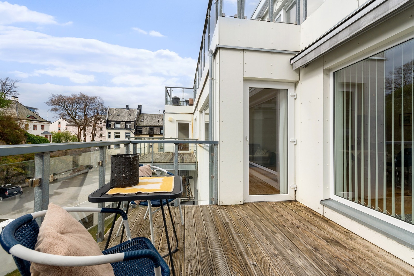 Utgang fra sydvendt balkong på 8 kvm Galleribilde