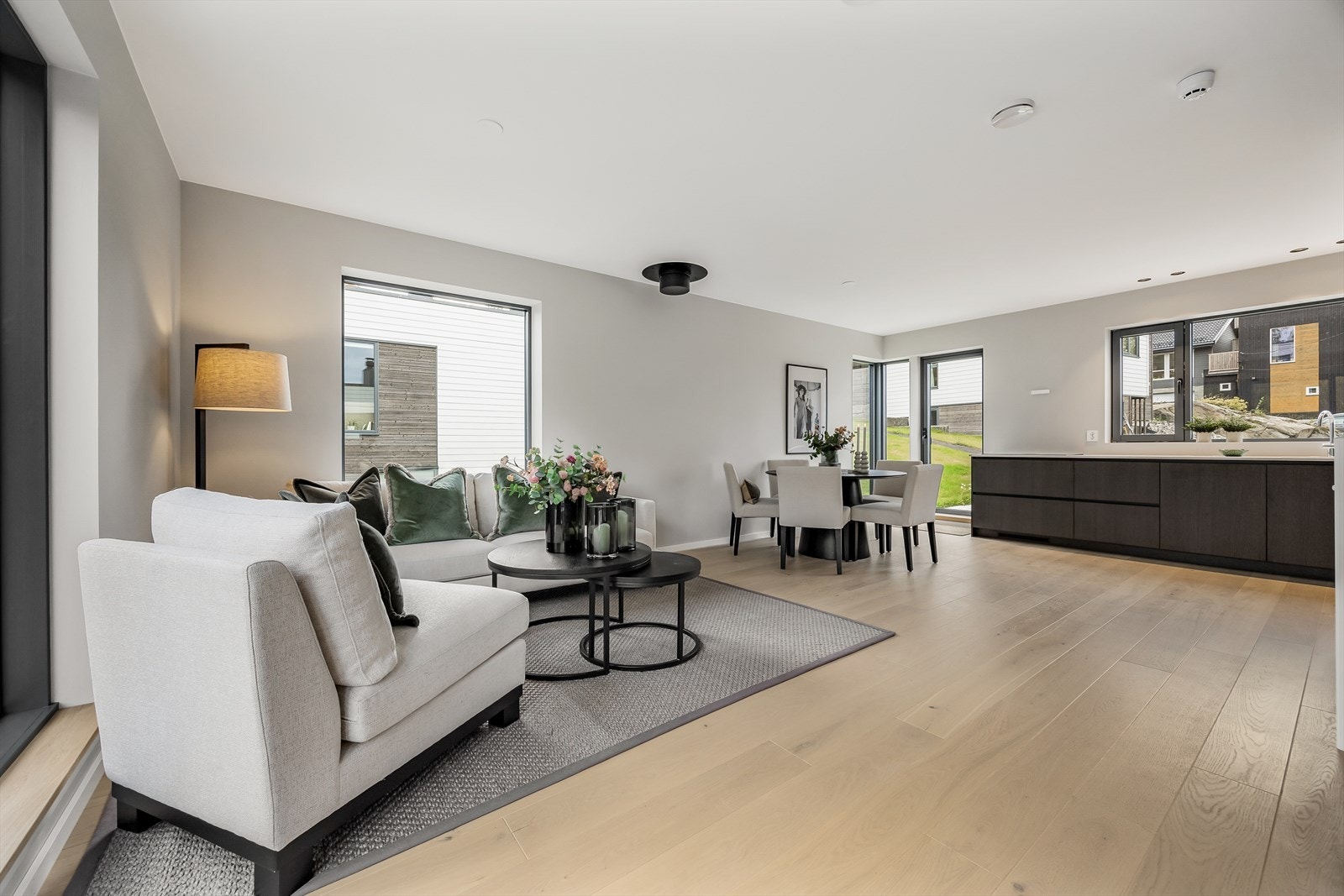 Det er lagt til rette for etablering av vedovn i stuen. Galleribilde