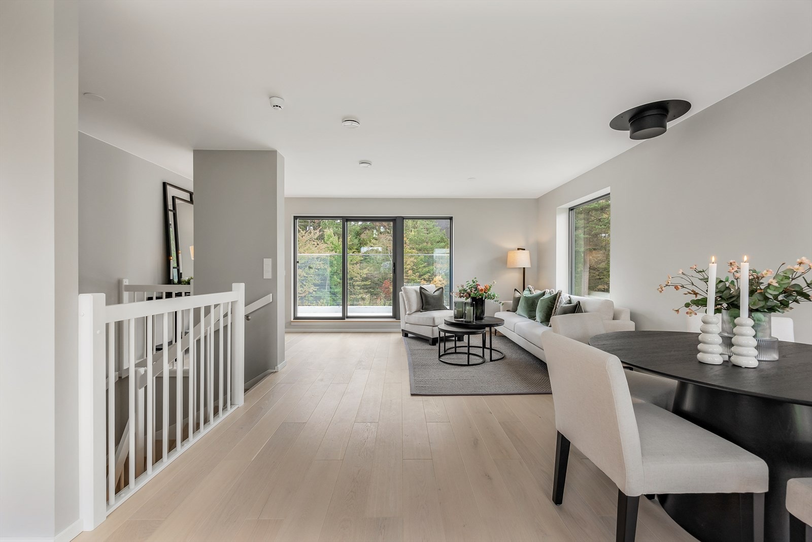 Den åpne løsningen skaper en sosial atmosfære. Galleribilde