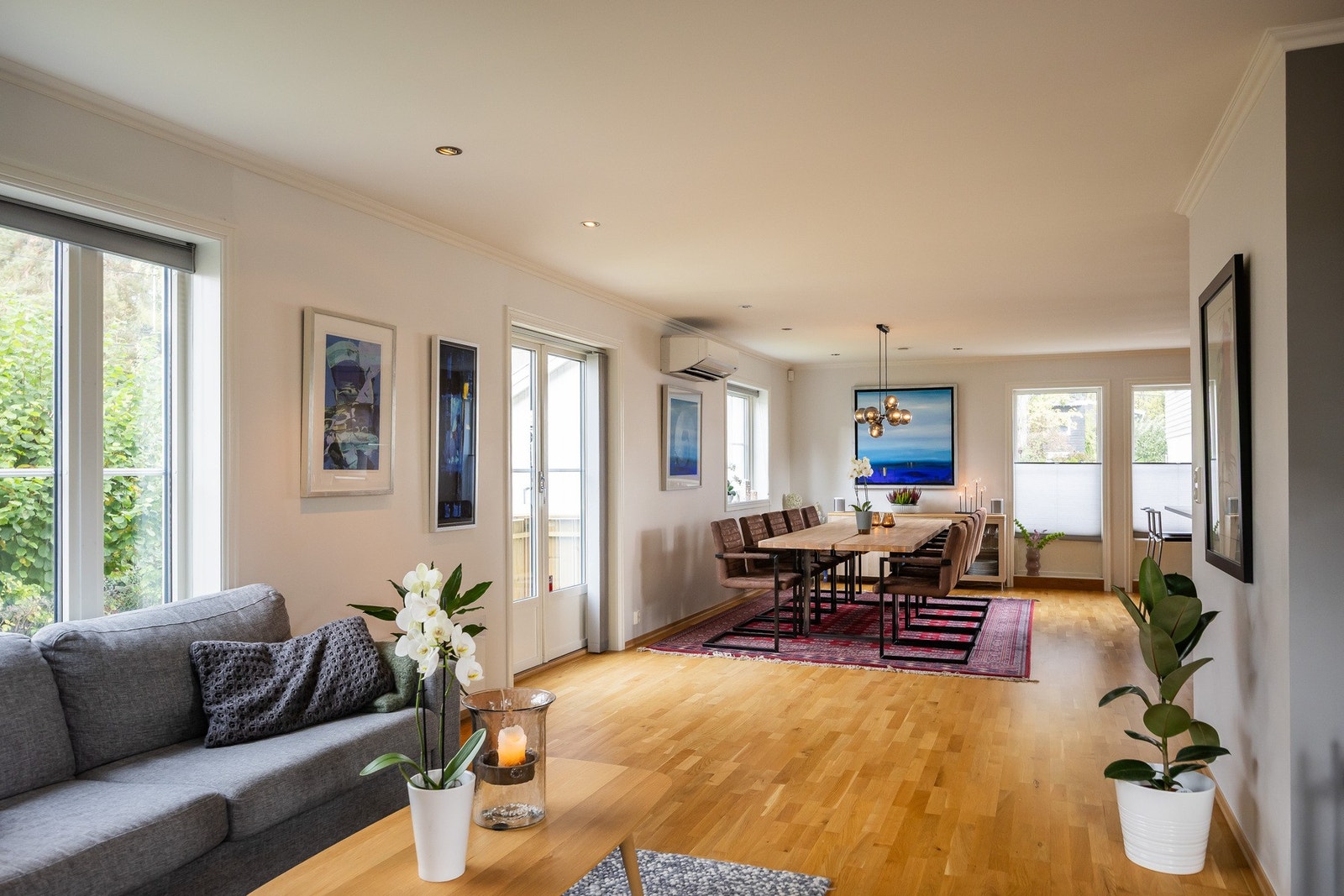 Boligen ble oppført i 2011 og holder en gjennomgående god standard. Galleribilde