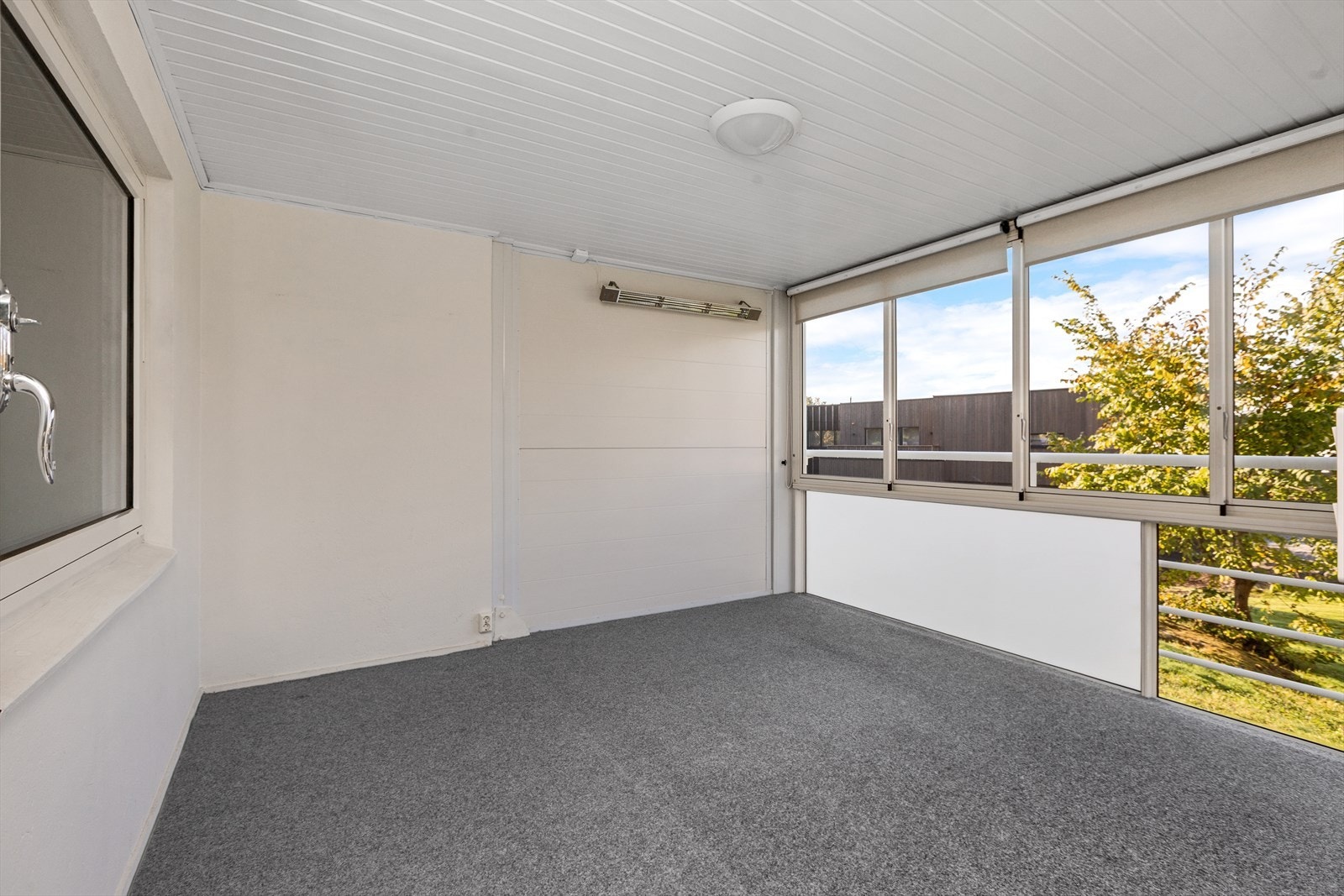 Innglasset balkong Galleribilde