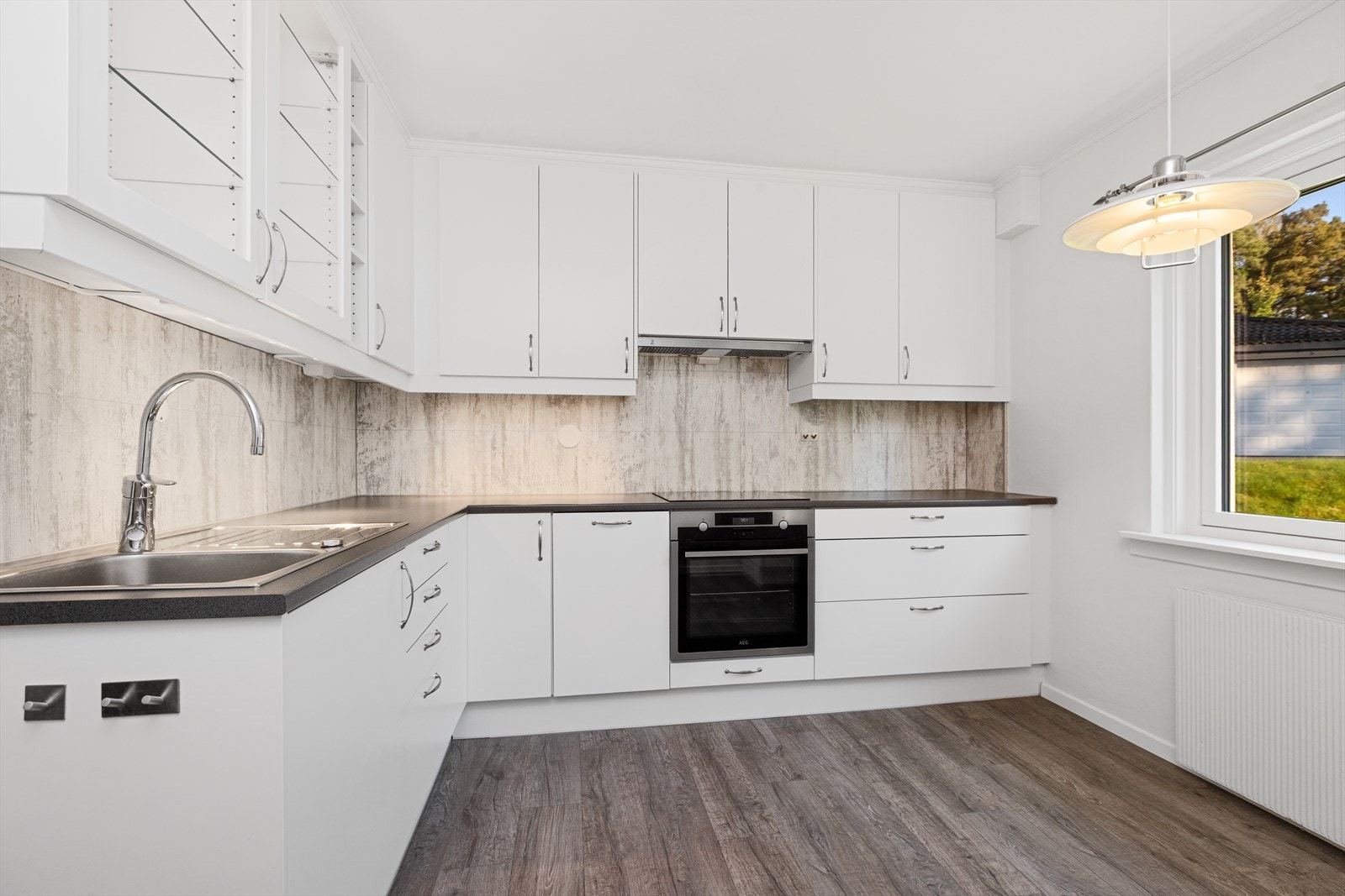 Kjøkken med vindu Galleribilde