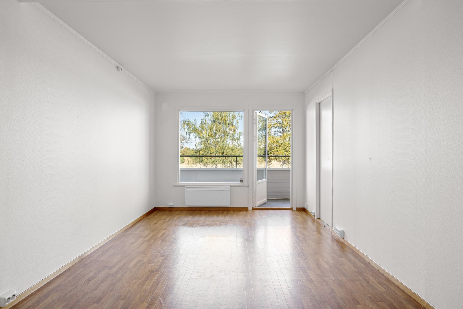 Stue med utgang til balkong Galleribilde