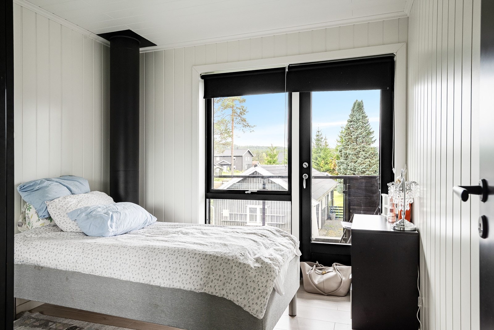 Soverom 3 har utgang til den samme flotte balkongen som soverom 2. Galleribilde