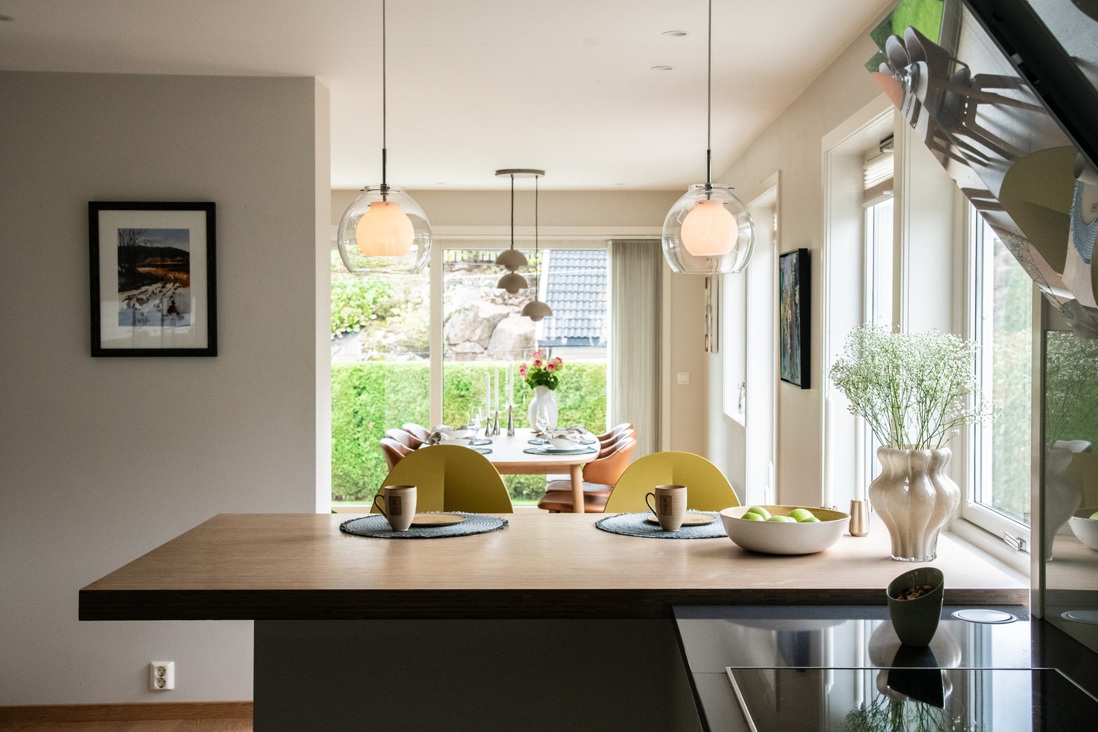 Praktisk barløsning med plass til fire stoler. Galleribilde