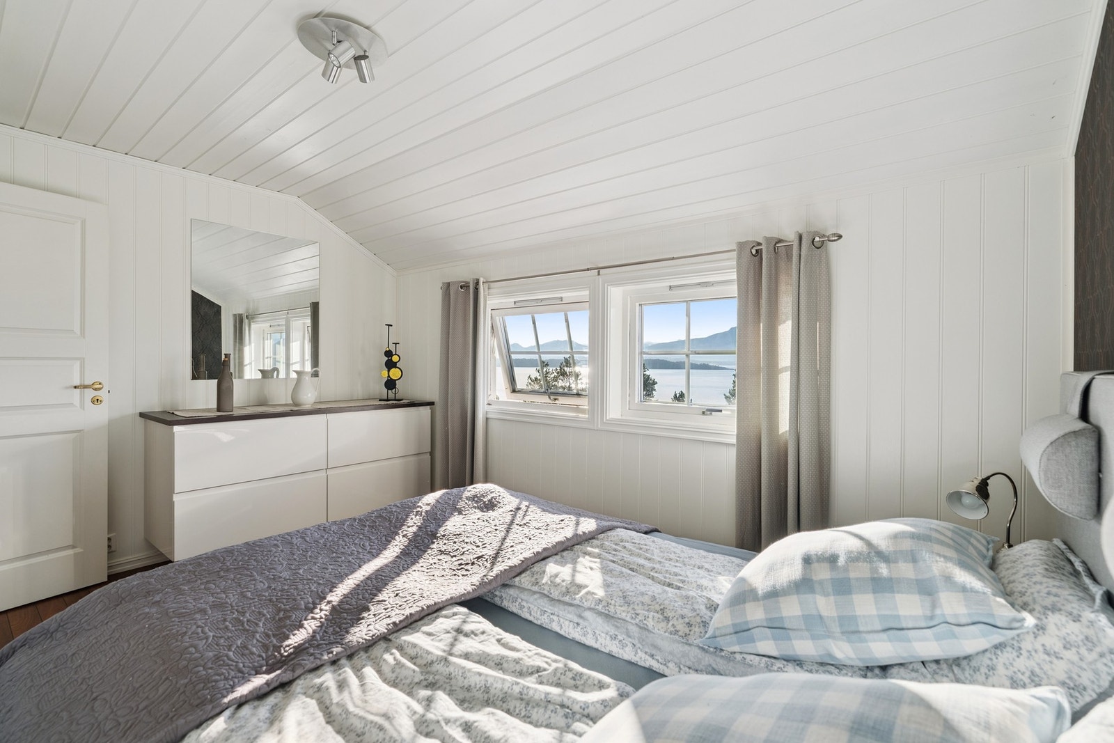 Soverom 1 i loftetasje Galleribilde
