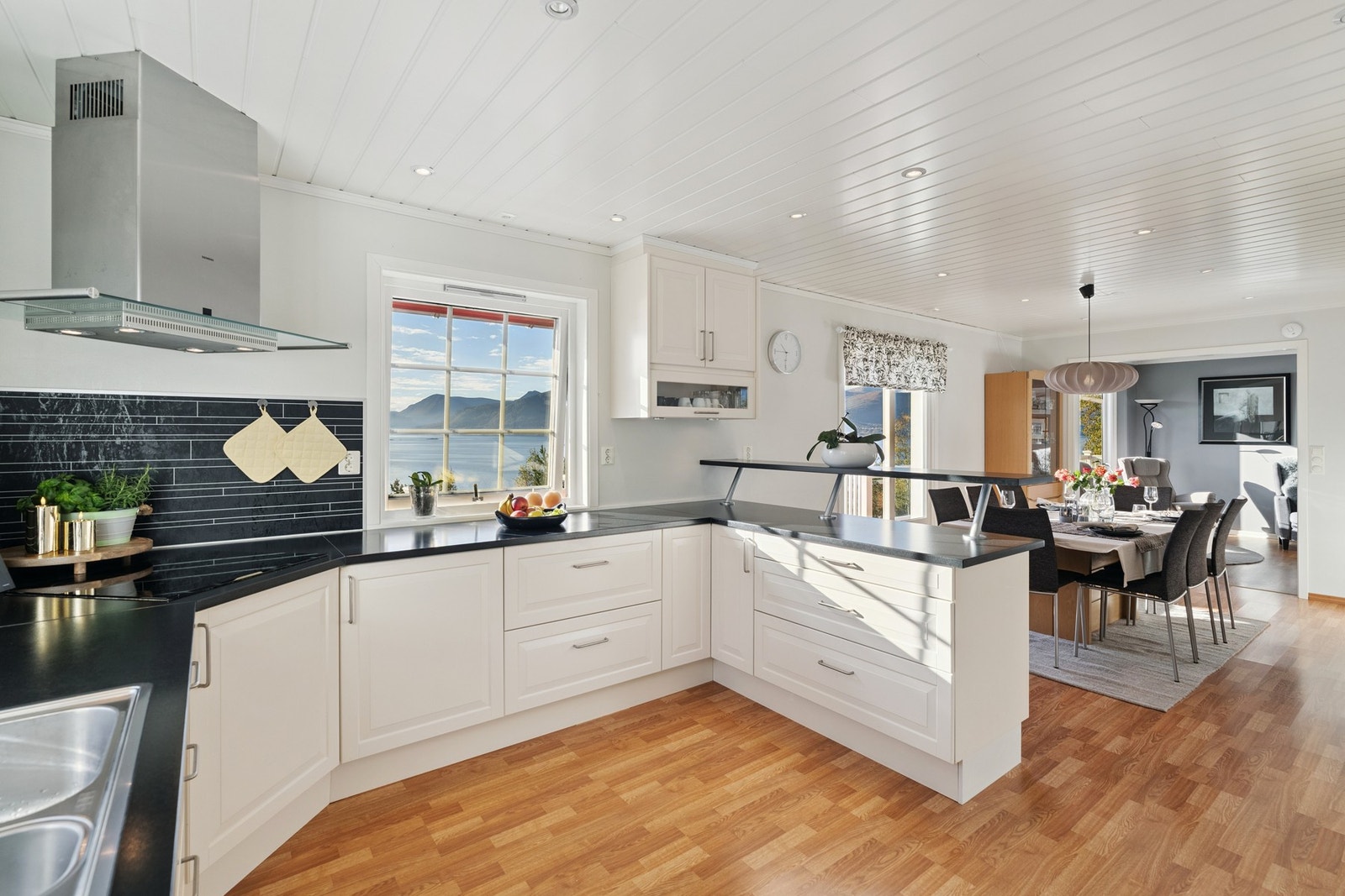 Kjøkkeninnredning fra Invita montert 2008 Galleribilde