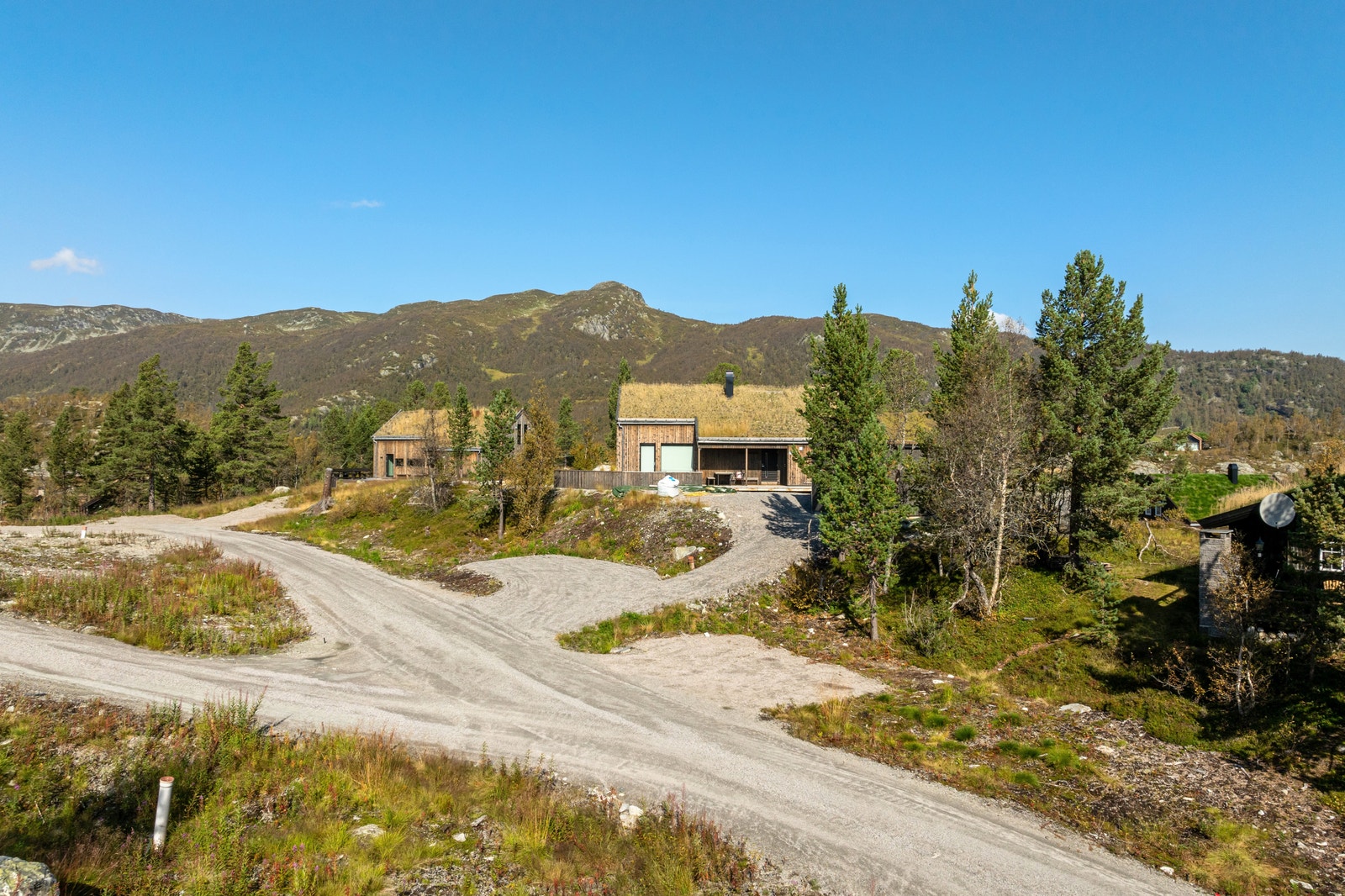 Bilde fra tomt 33, hytte A og B, retning nord Galleribilde