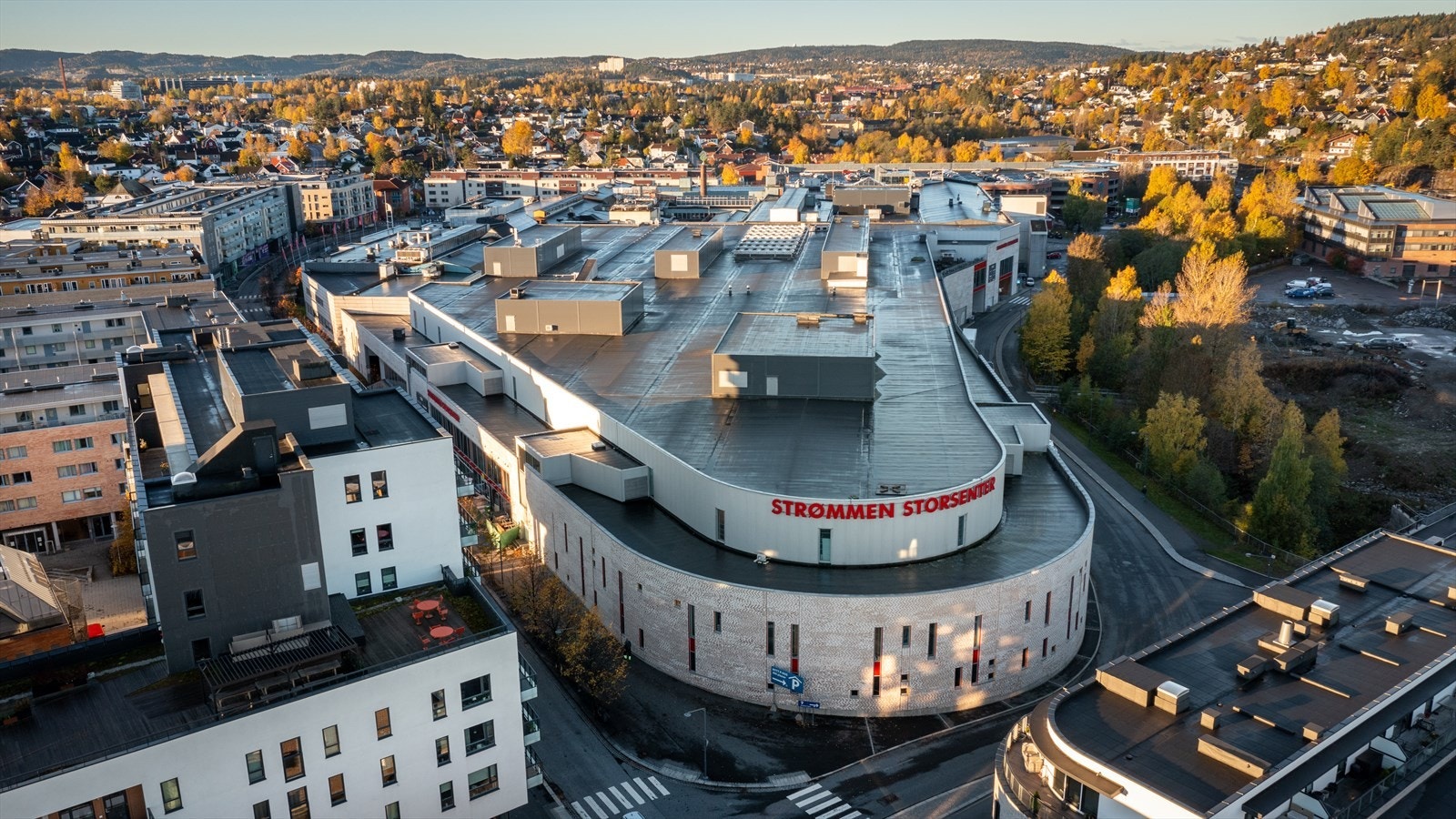 Strømmen senter er ca. 5 min kjøretur fra boligen. Galleribilde