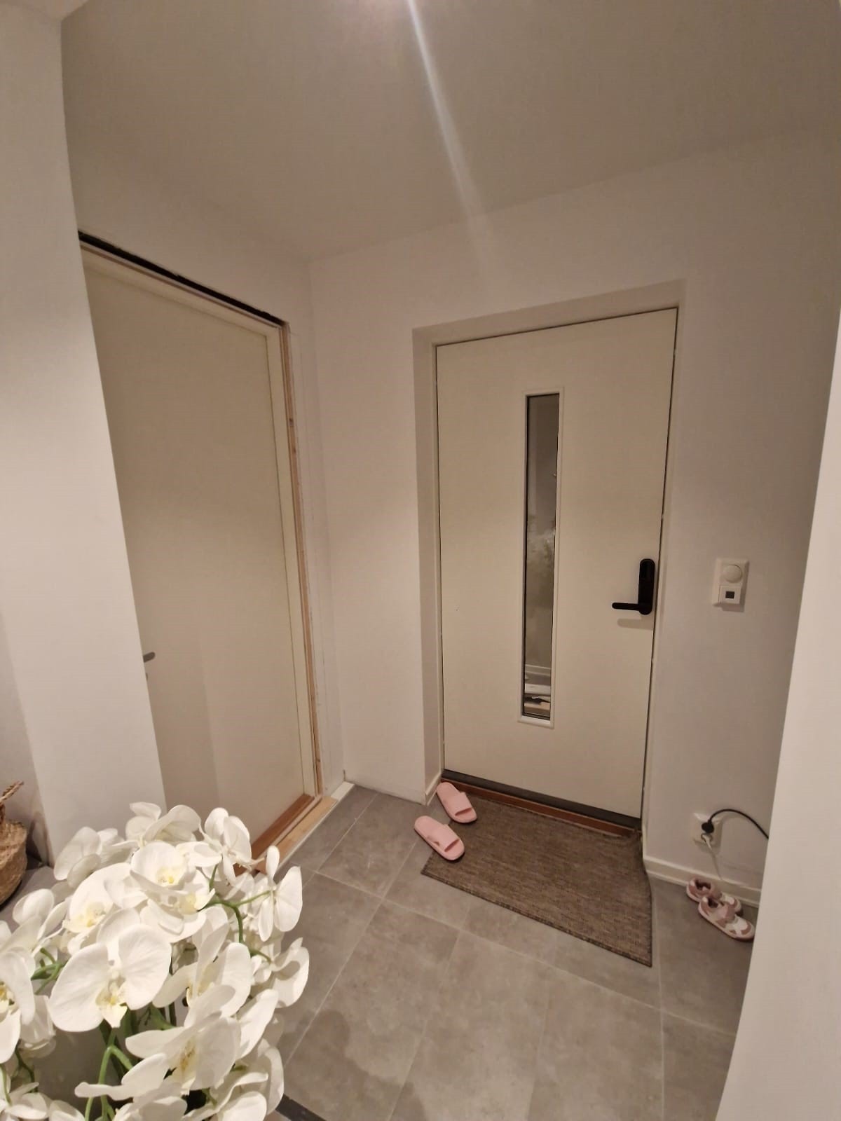 Det er satt dør i mellom i gangen (selgers bilde) Galleribilde