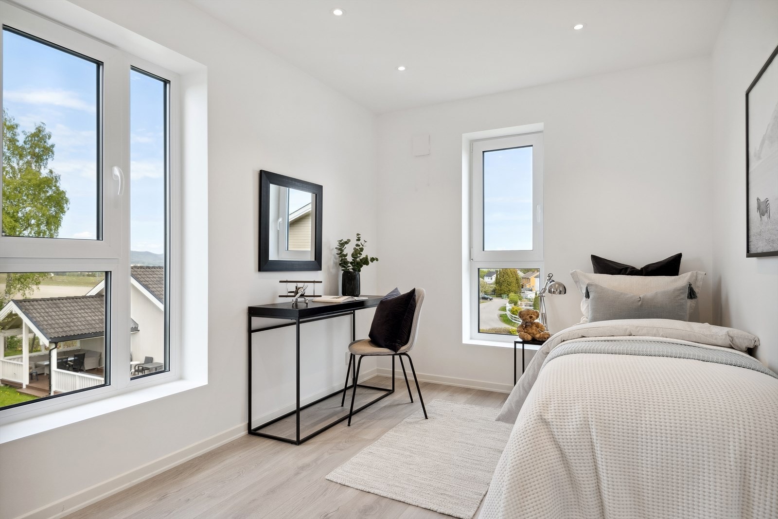 Soverom II har en god størrelse slik at dette også kan benyttes som barnerom, gjesterom eller kontor. Galleribilde