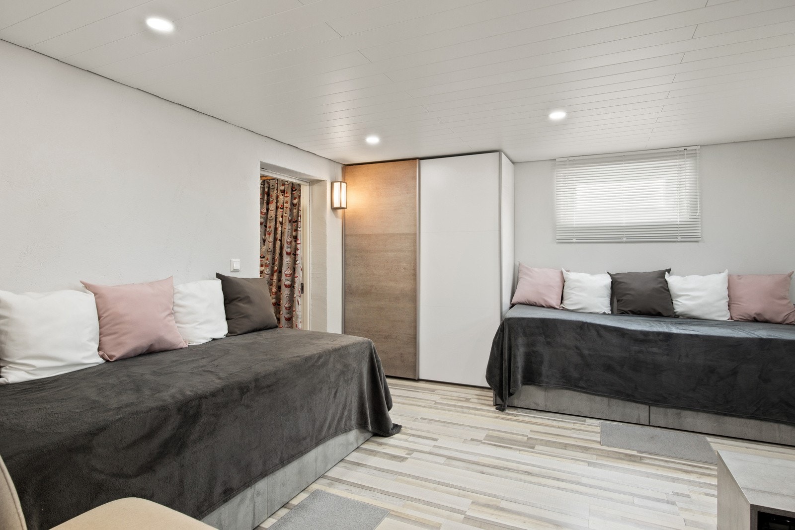 Disponibelt rom i kjeller Galleribilde