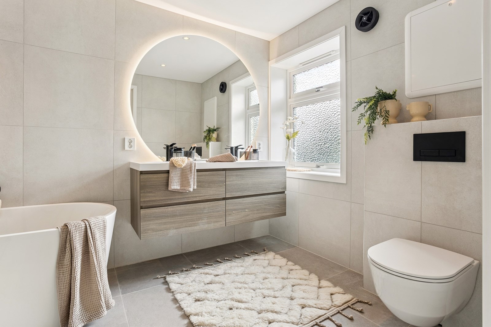 Lekkert bad som innbyr til velvære. Galleribilde