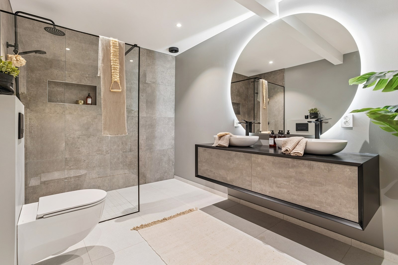 Lekkert påkostet bad. Galleribilde