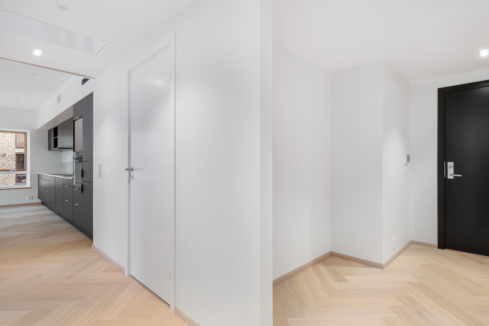 Ved entre er det avsatt plass til garderobeskap. Galleribilde