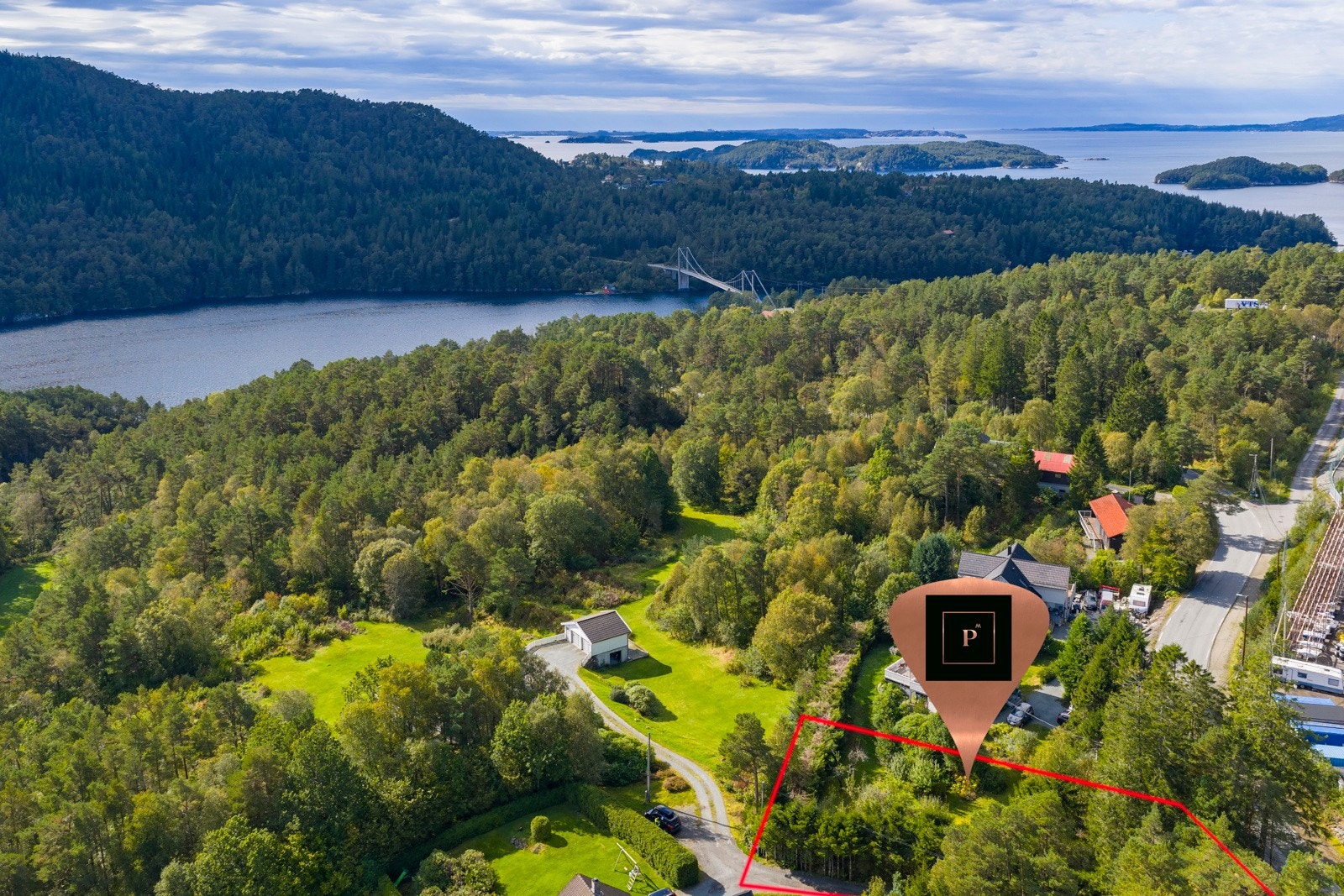 Ubebygd boligtomt på Askvik som måler 1175 kvm, sør-øst vendt plassering og dispensasjon fra LNRF Galleribilde