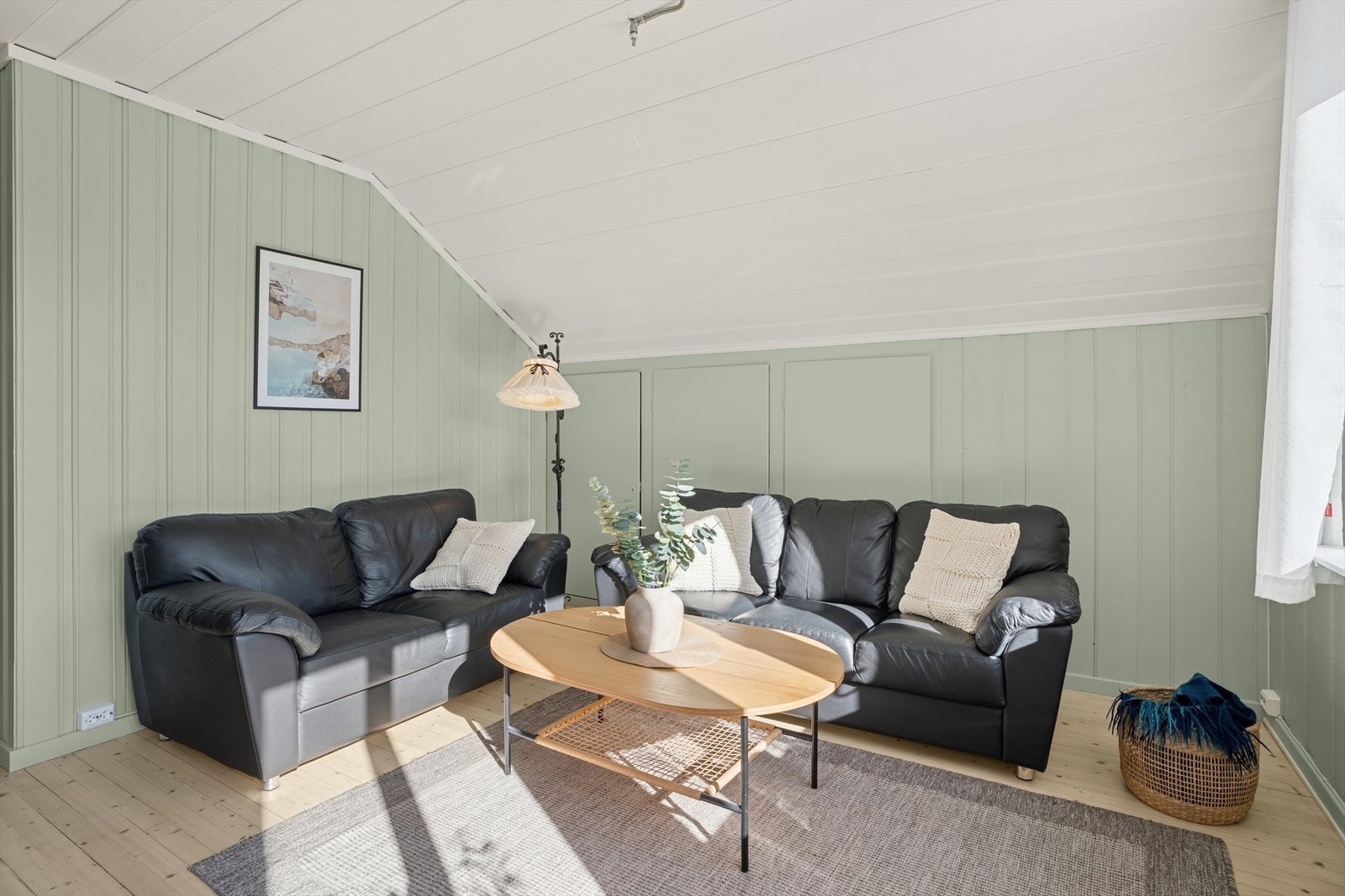 Stuen er malt i en behagelig farge som passer godt inn. Galleribilde