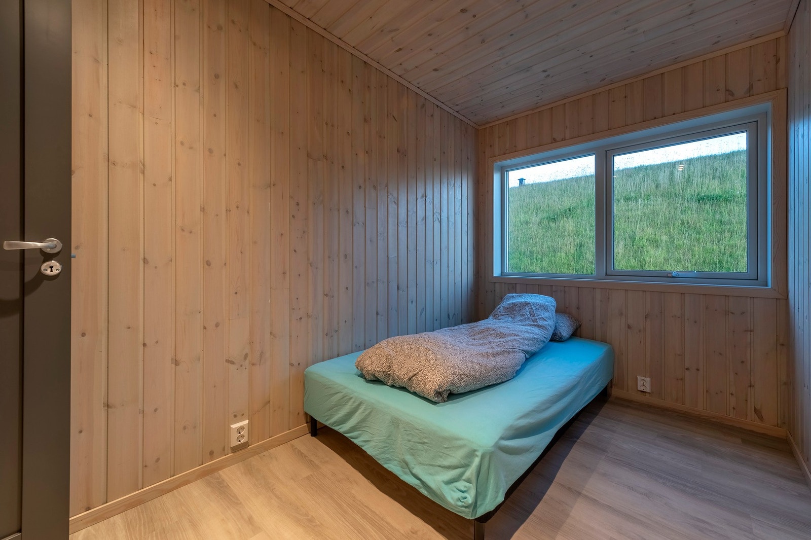 Soverom 2 er på 7,7 kvm. Galleribilde