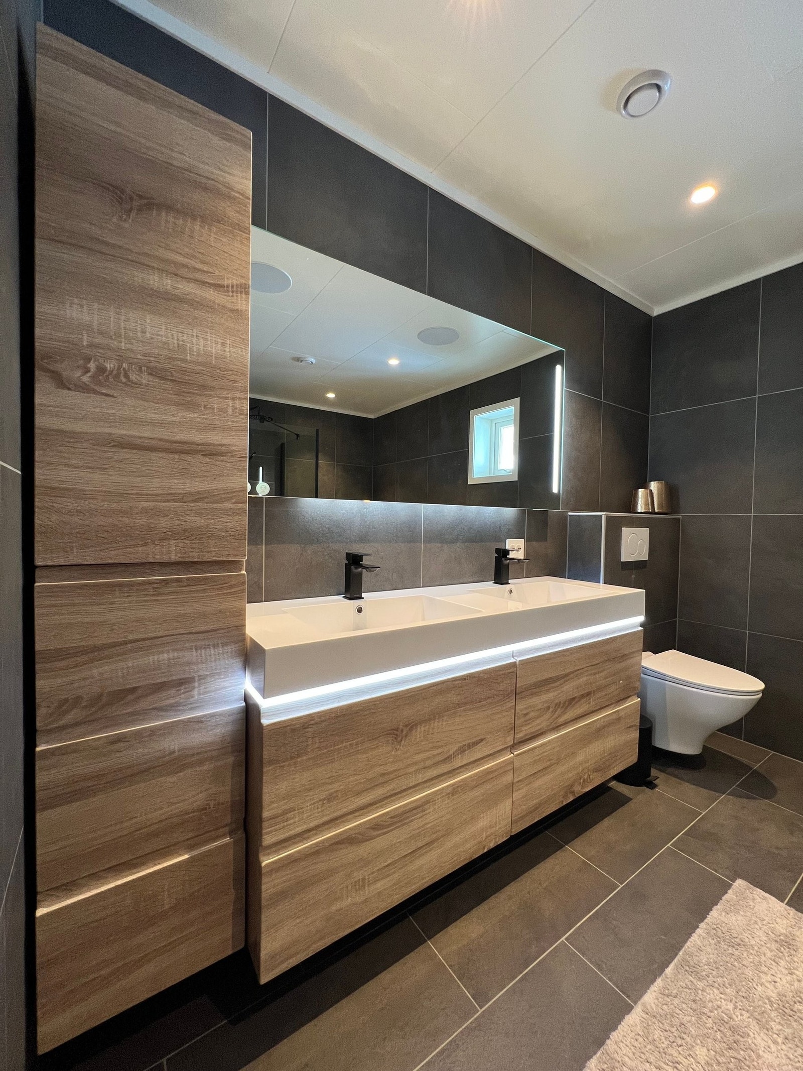 Baderom 1. Etasje Galleribilde